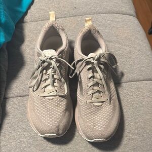 Brooks Revel 4 Women's Sneakers - Light Gray